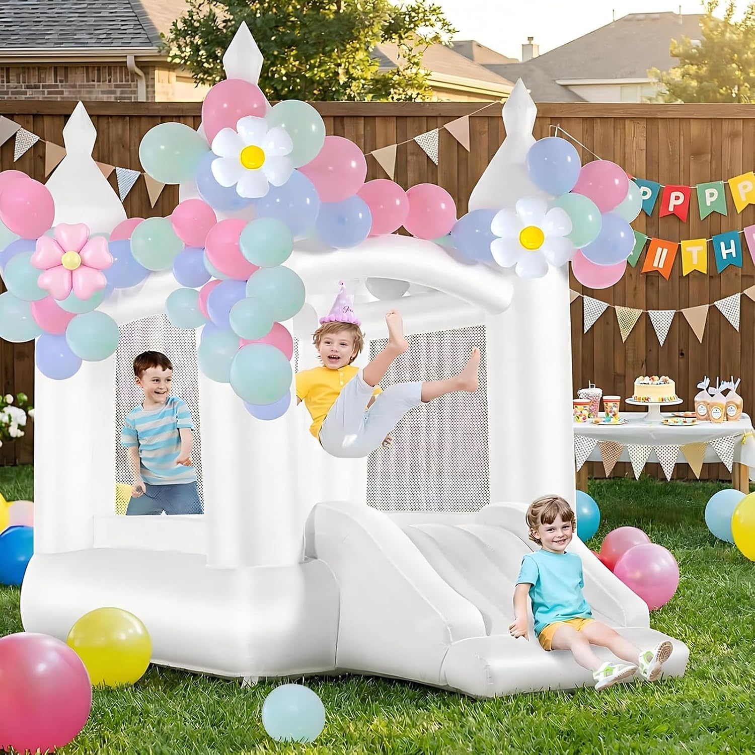 Kids Outdoor House With Slide - บ้านลมสีขาวสำหรับเด็กอายุ 3-8 ปี ใช้ได้ทั้งในร่มและกลางแจ้ง บ้านลมสำหรับเด็กเล็กพร้อมสไลเดอร์ ลูกโป่ง
